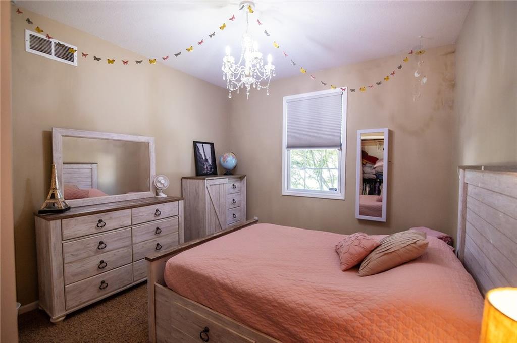 1702 Bluebird Court