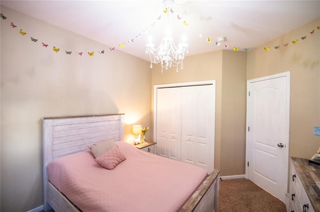 1702 Bluebird Court