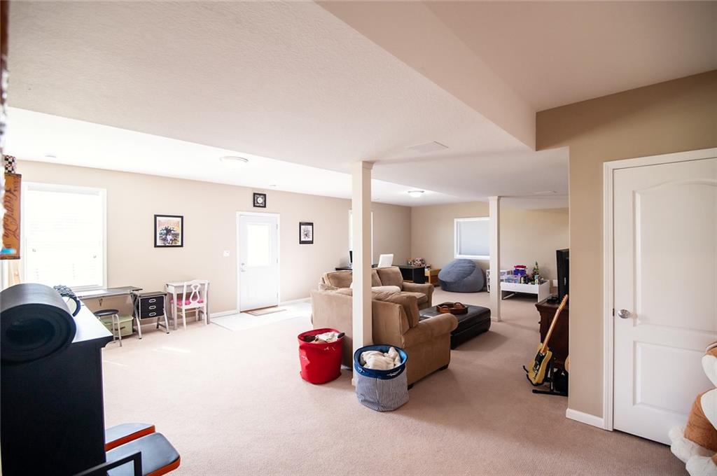 1702 Bluebird Court