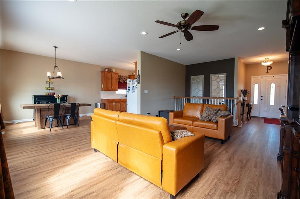 1702 Bluebird Court
