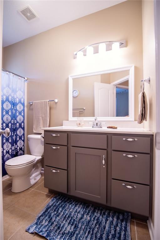 1702 Bluebird Court