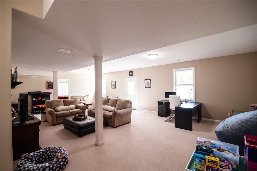 1702 Bluebird Court