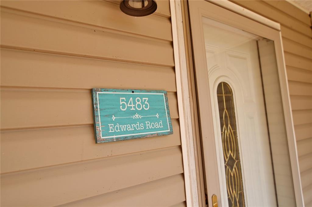 5483 Edwards Road