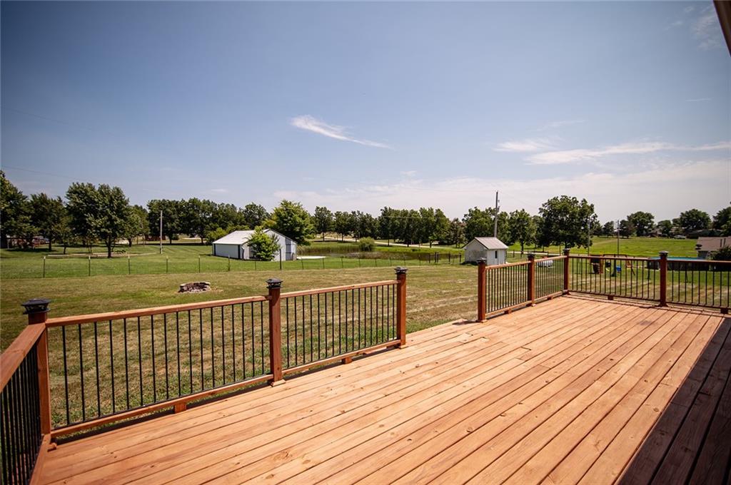 5483 Edwards Road