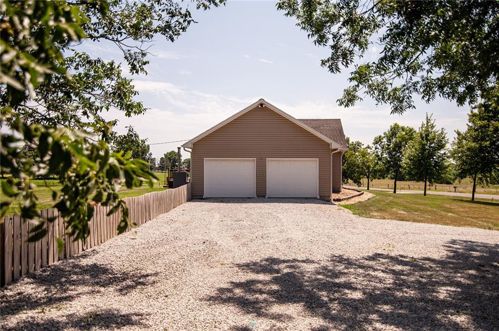 5483 Edwards Road