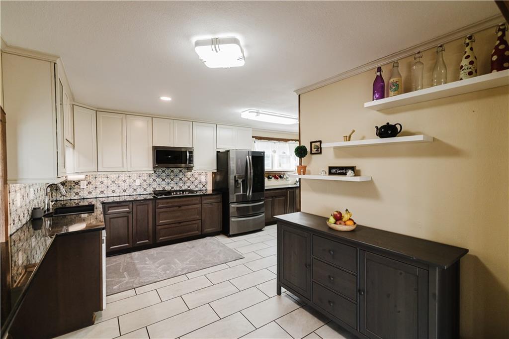 1105 Riverview Drive
