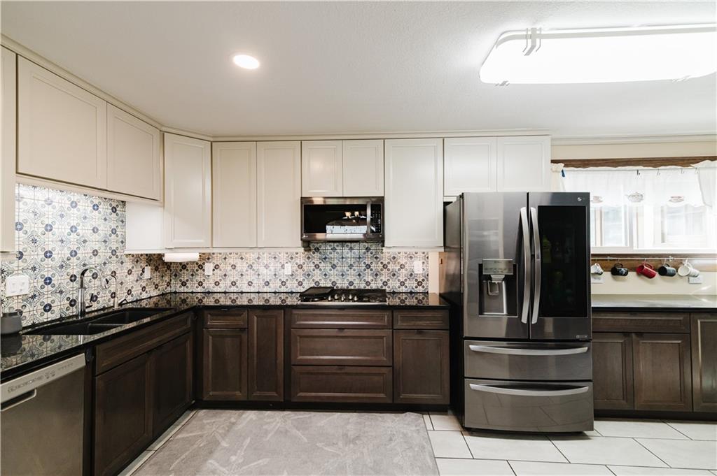 1105 Riverview Drive