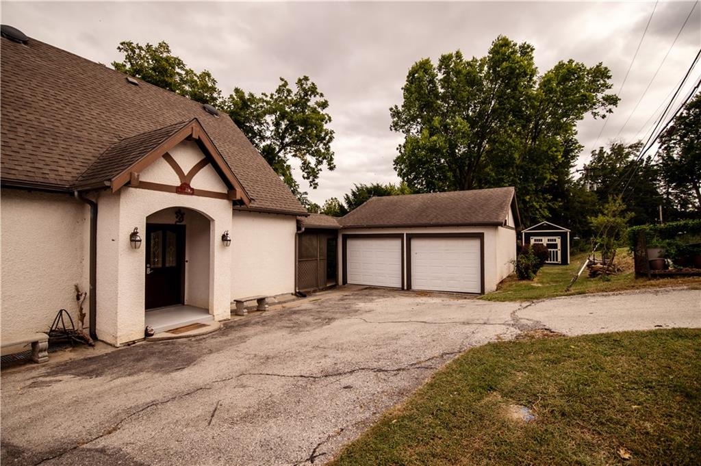 1105 Riverview Drive