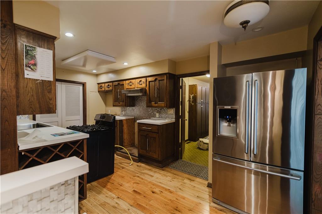 1710 Country Lane