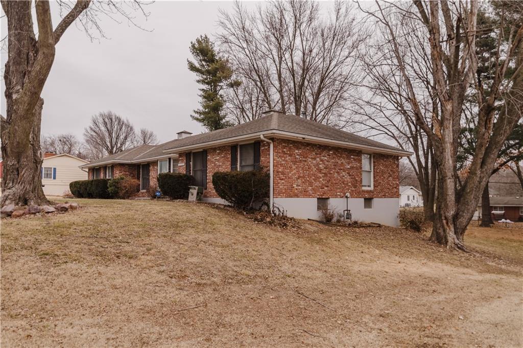 1710 Country Lane