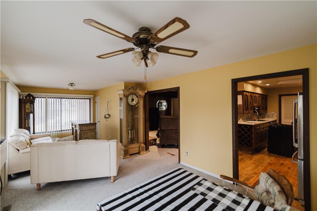 1710 Country Lane