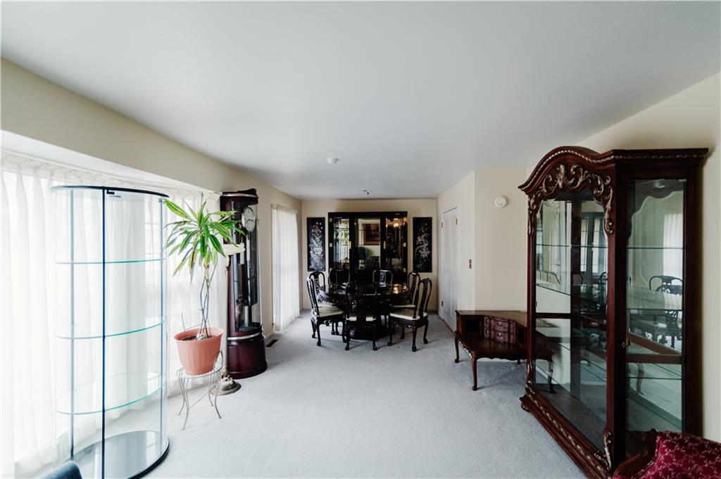 1710 Country Lane