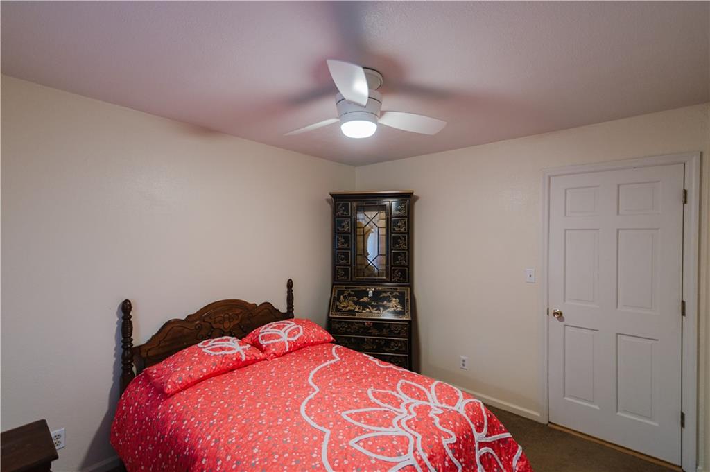 1710 Country Lane