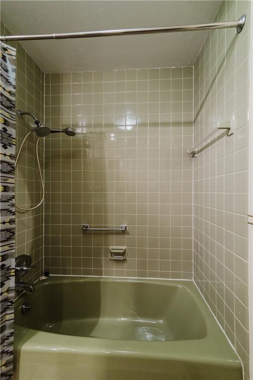 1710 Country Lane