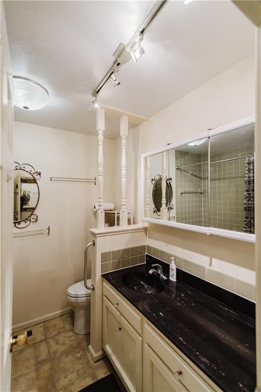1710 Country Lane