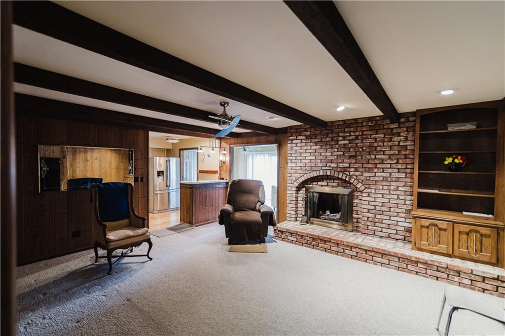 1710 Country Lane