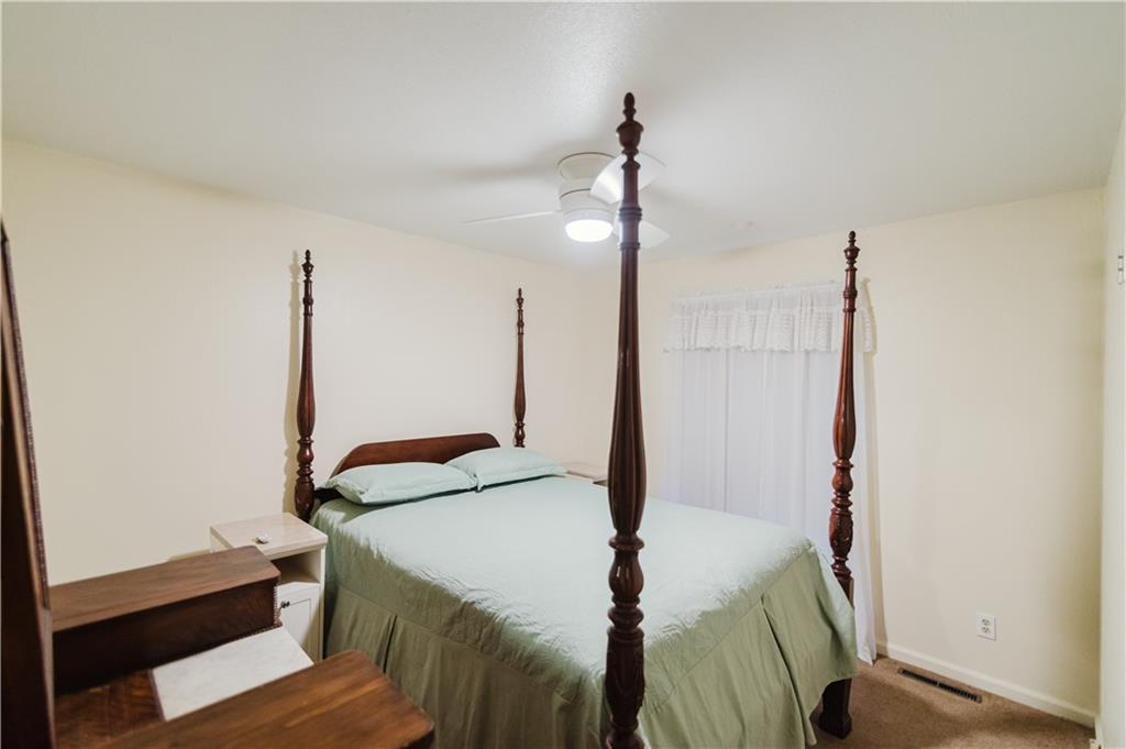 1710 Country Lane