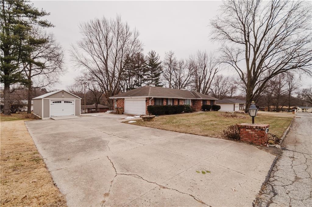 1710 Country Lane