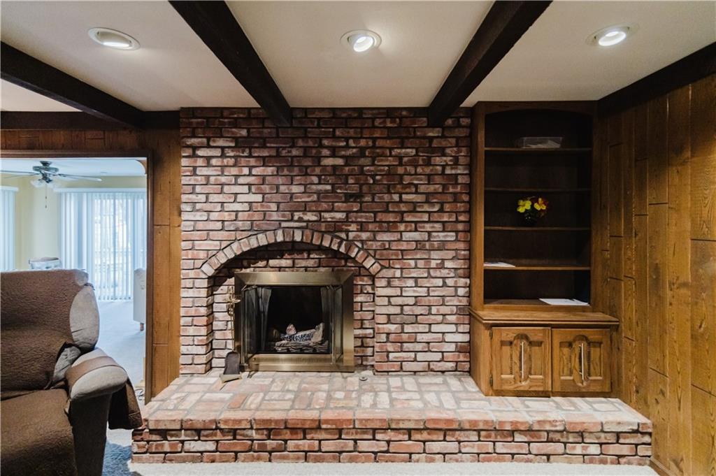 1710 Country Lane