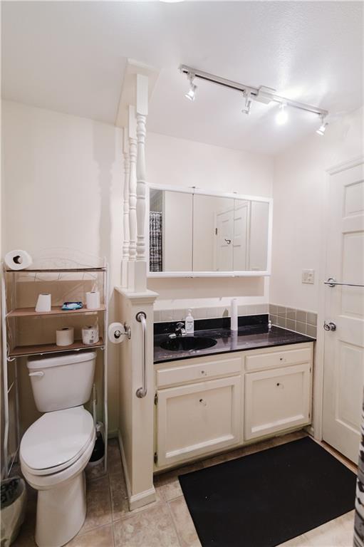 1710 Country Lane