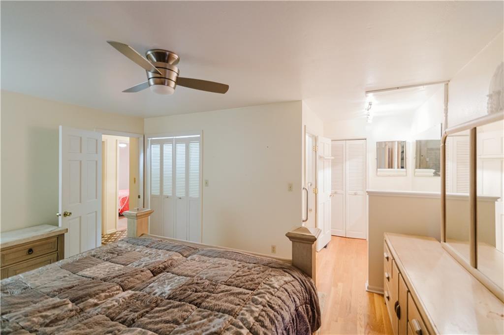 1710 Country Lane