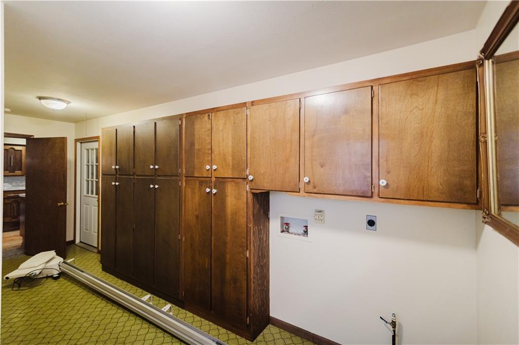 1710 Country Lane