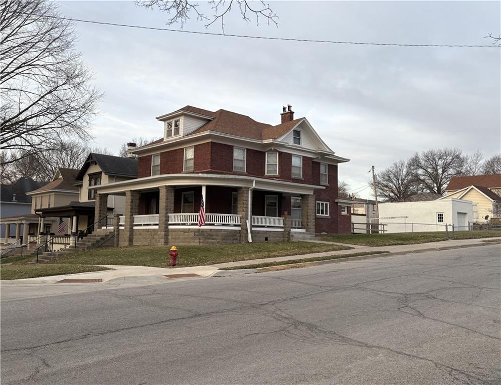 929 N 4th Street
