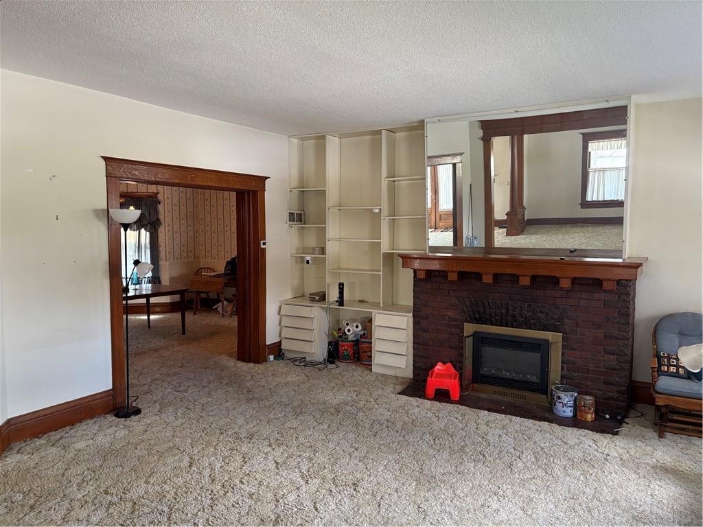 929 N 4th Street