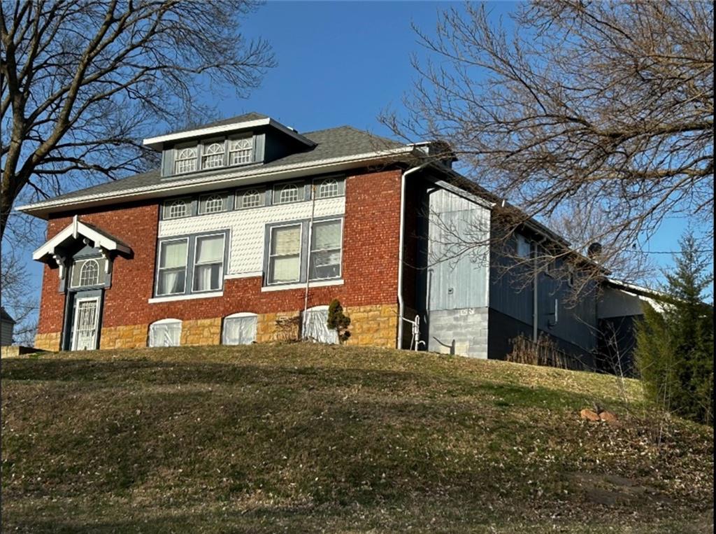 1015 S 6th Street