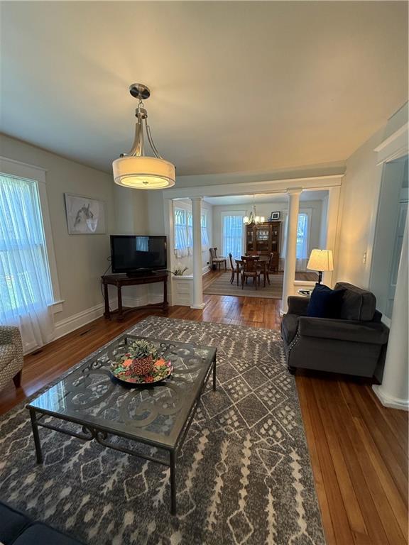 928 S 6th Street