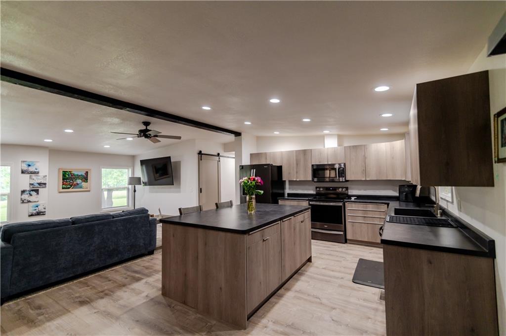 3505 N Woodbine Road
