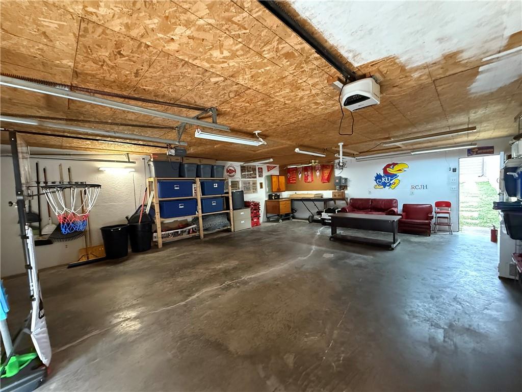 1612 Commercial Street