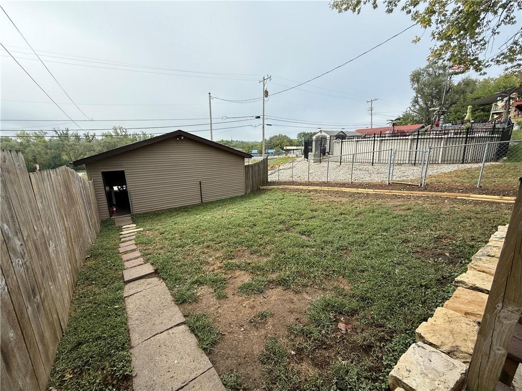 1612 Commercial Street