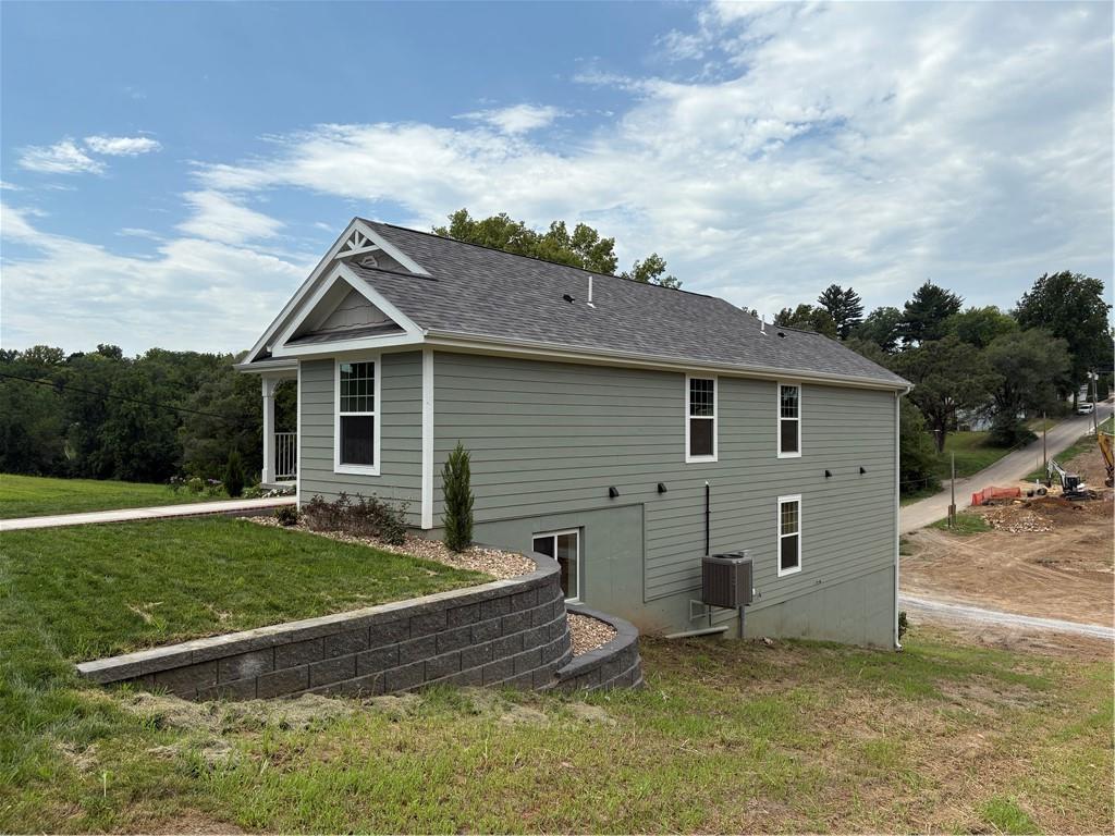 605 Washington Street