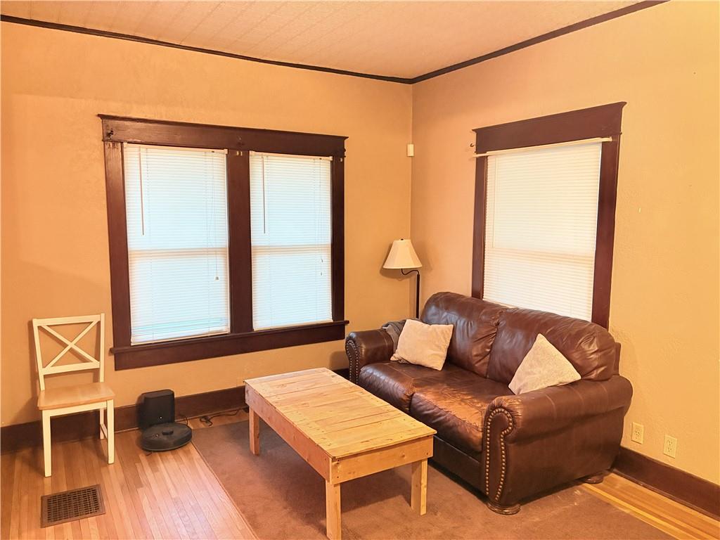 905 Parallel Street