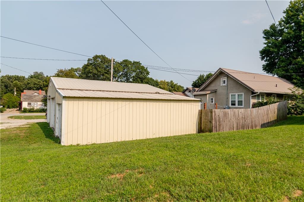 905 Parallel Street