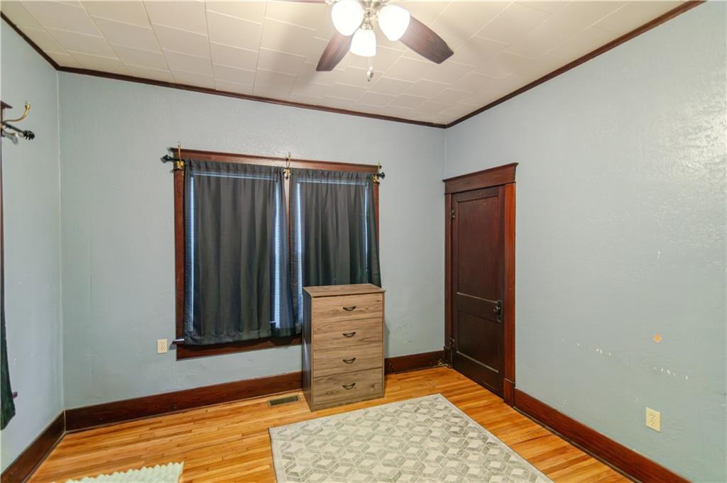 905 Parallel Street