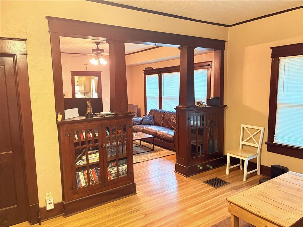 905 Parallel Street