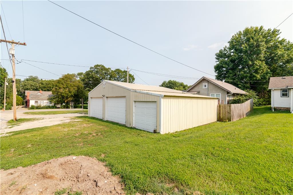 905 Parallel Street