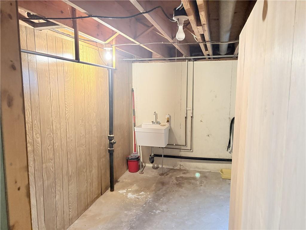 433 S 8th Street
