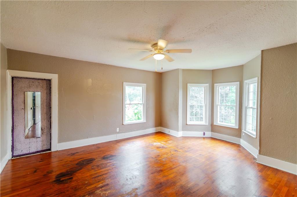 900 S 5th Street