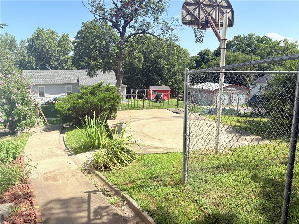 900 S 5th Street