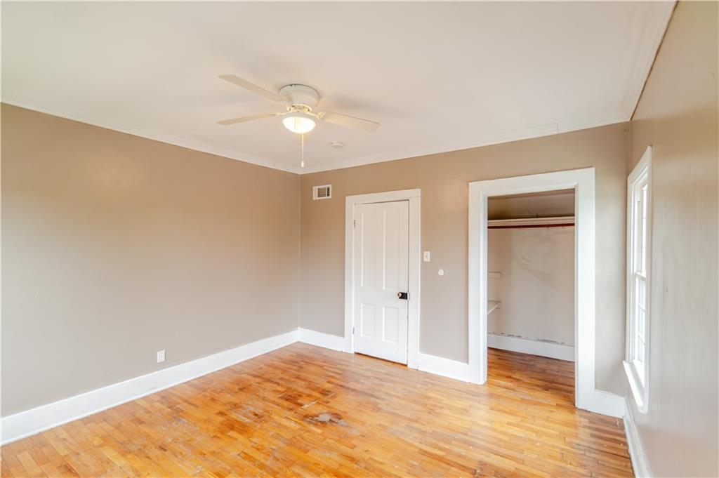 900 S 5th Street