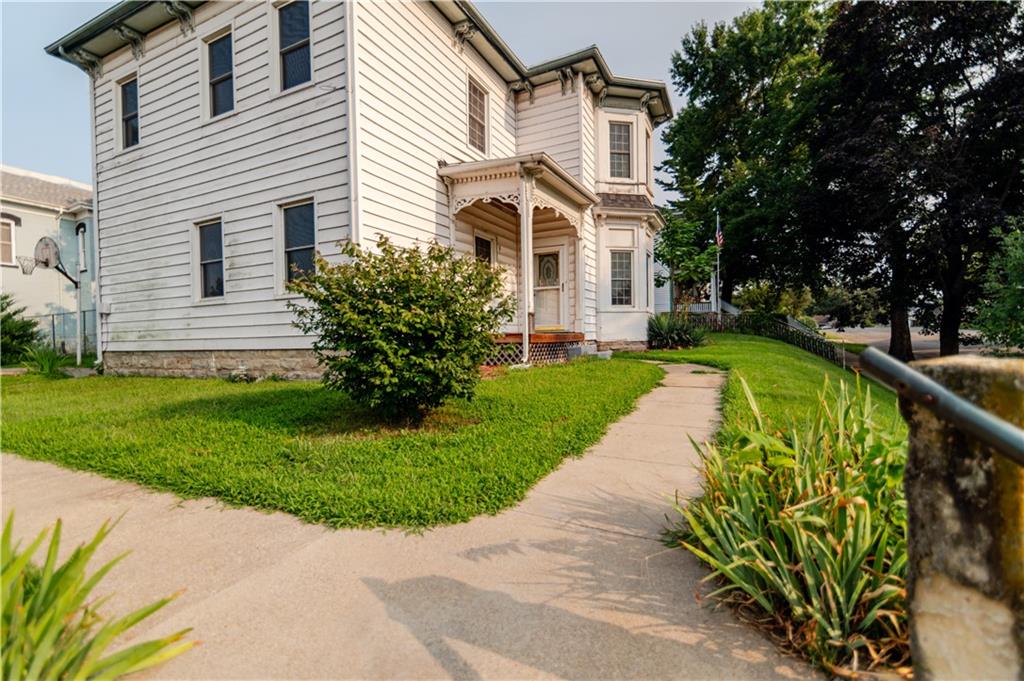 900 S 5th Street