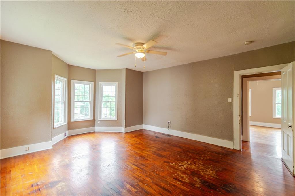 900 S 5th Street