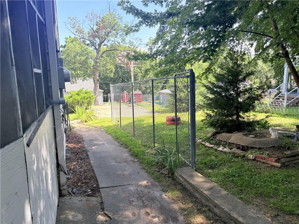900 S 5th Street