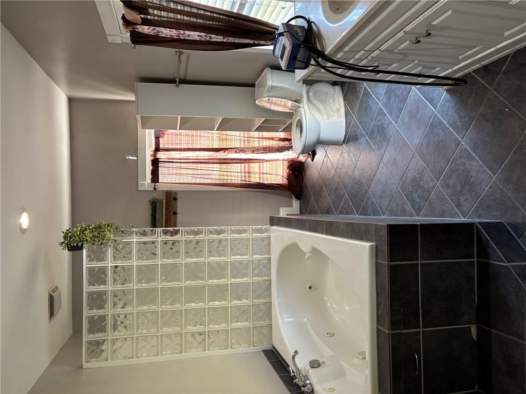 1106 Parallel Street