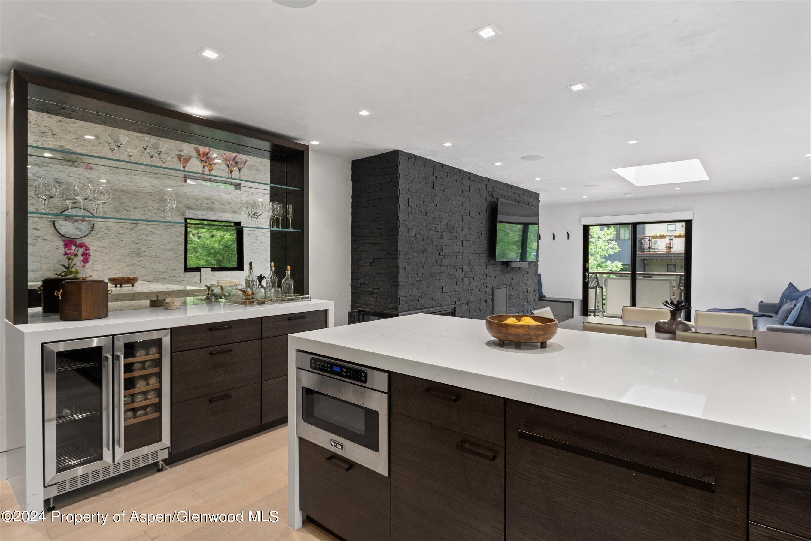 100 E Dean Street, 3A