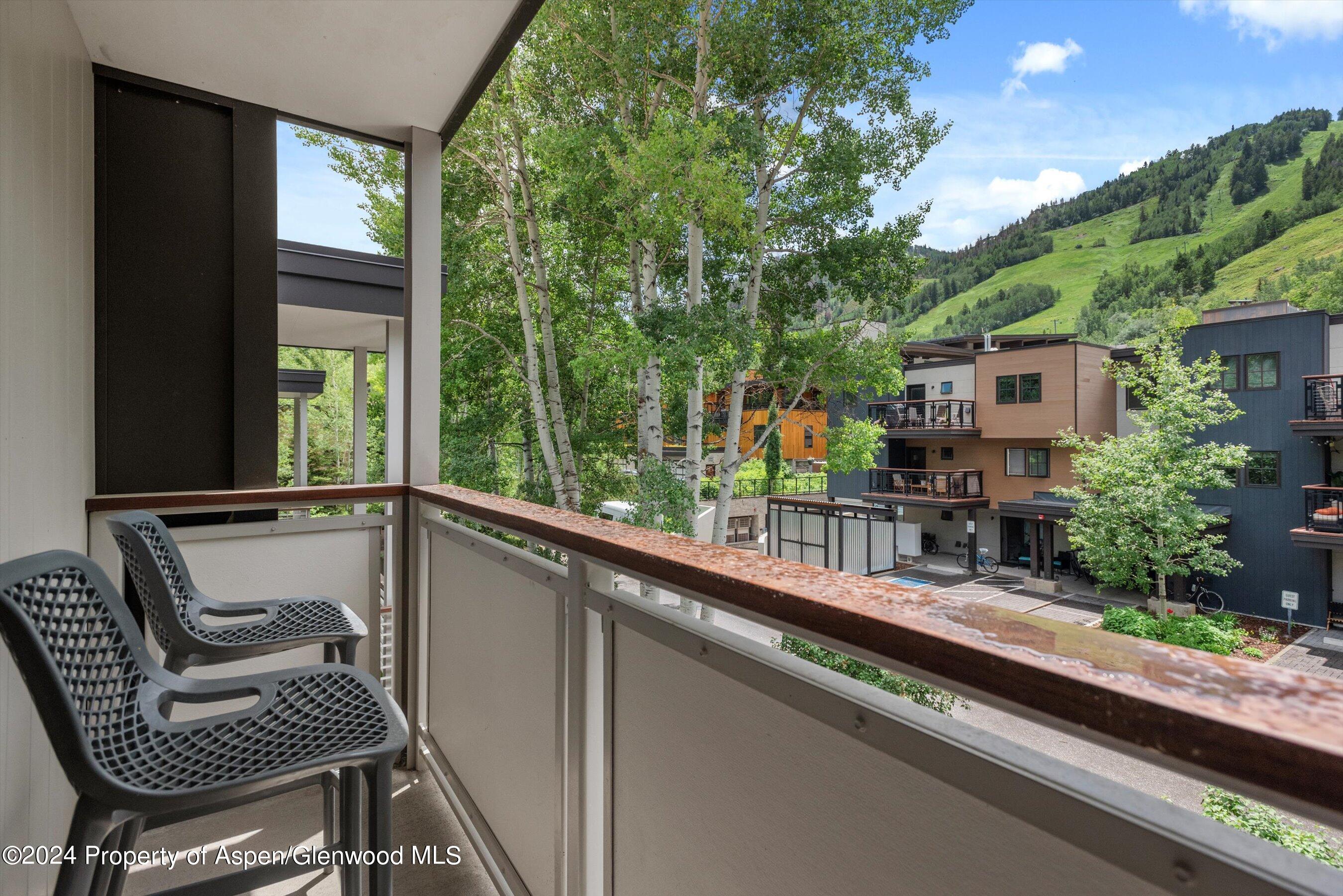 100 E Dean Street, 3A