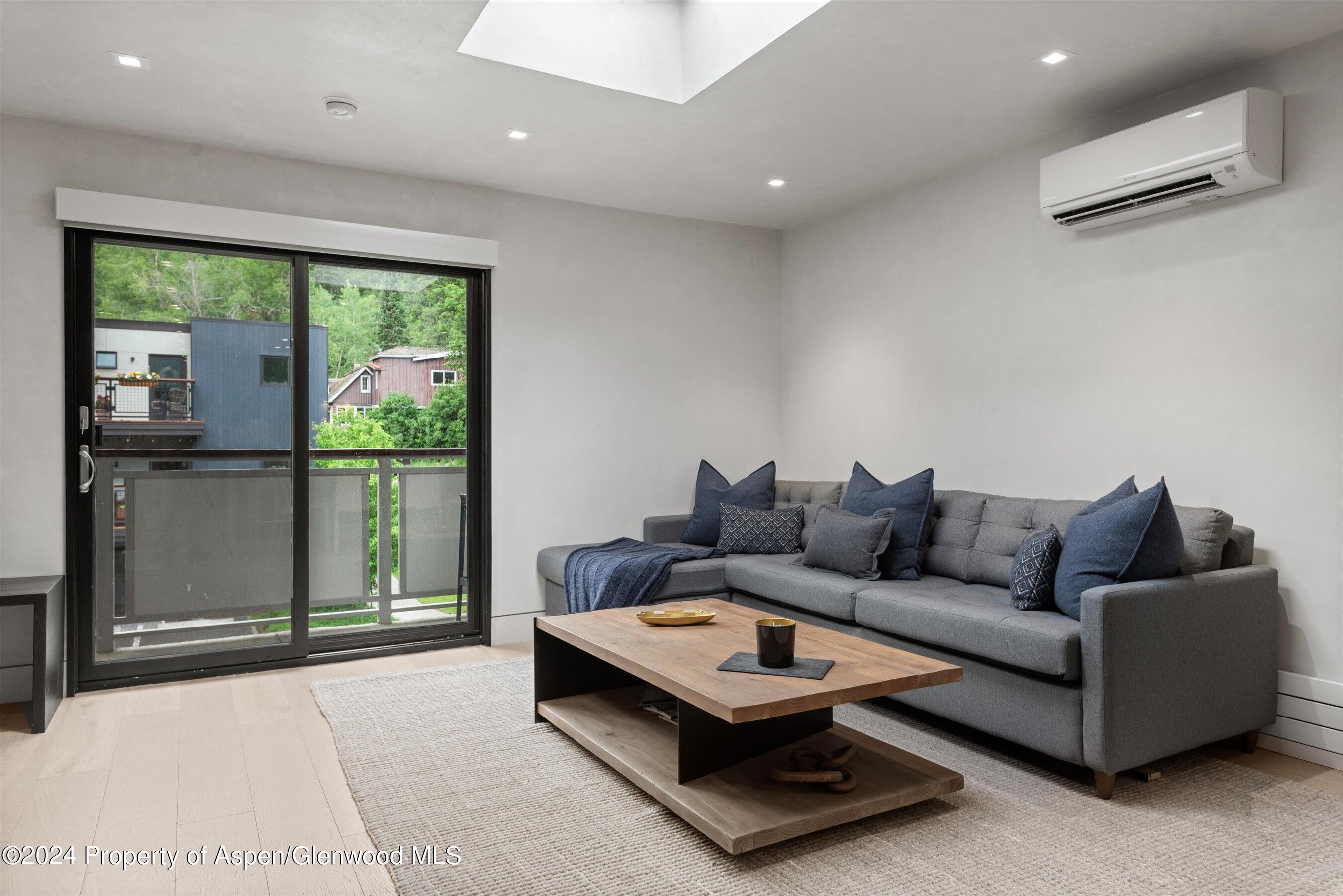 100 E Dean Street, 3A